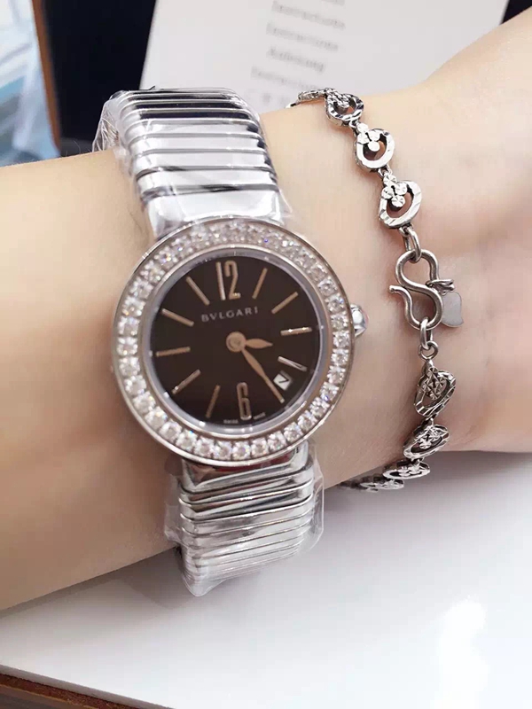 ブルガリ時計正面デザイン